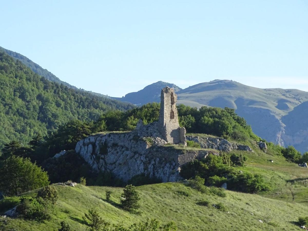 Case Mastro Renzo Tour Naturalistico Enogastronomico Pescosansonesco Exteriér fotografie